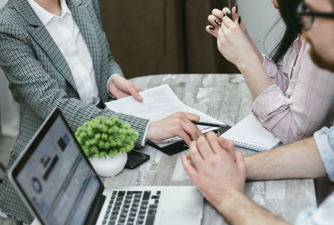 How CPAs Guide Businesses Through Economic Uncertainty